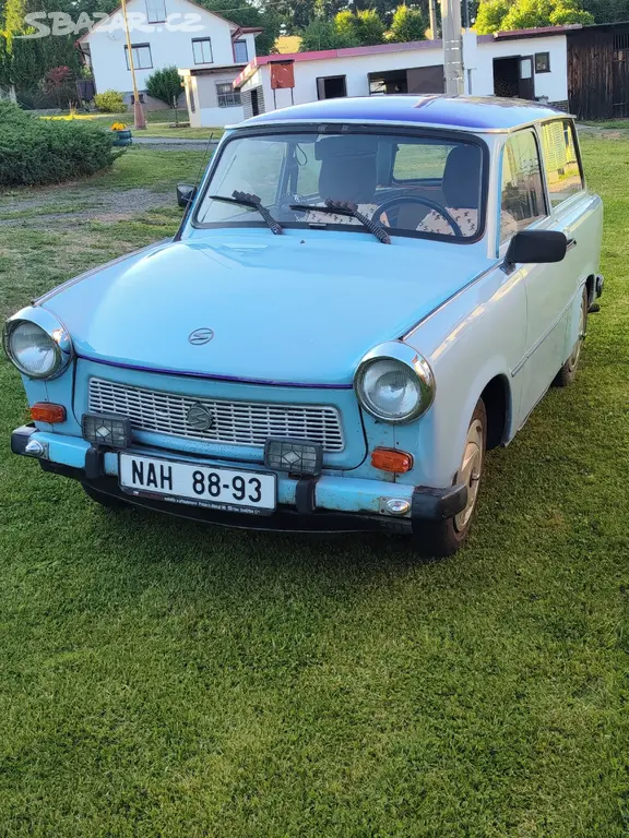 Osoní automobil Trabant - fotka 2