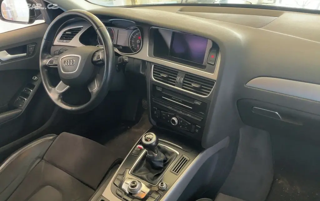 Audi A4, 2.0Tdi 140KW ALCANTRA TAŽNÉ - fotka 3