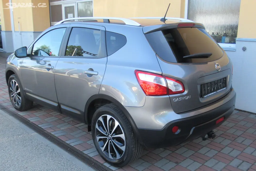 Nissan Qashqai, 1.5 DCi PANORAMA NAVI TAŽNÉ - fotka 2