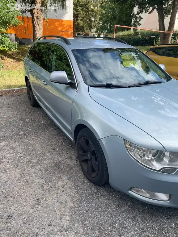 Škoda Superb 2010 - fotka 4