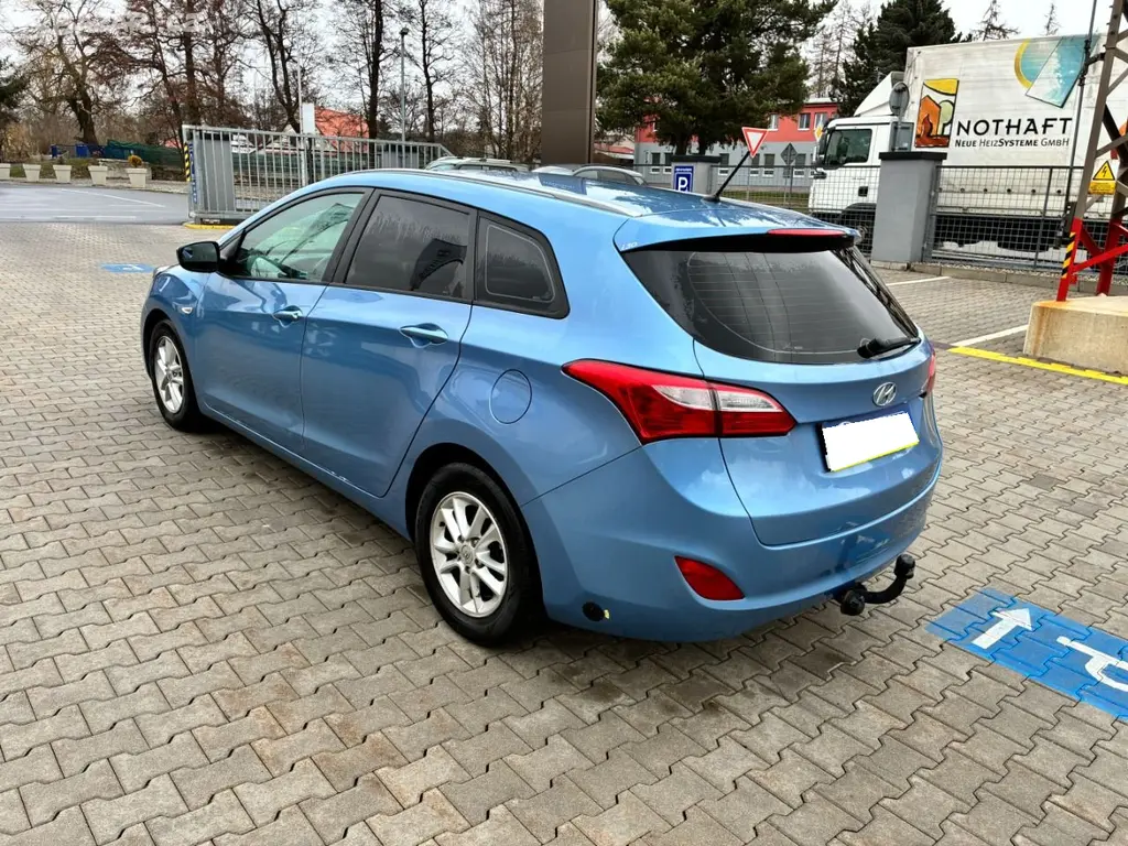 Hyundai i30 kombi 1.6 88kw benzín+LPG, naj:250tis. - fotka 4