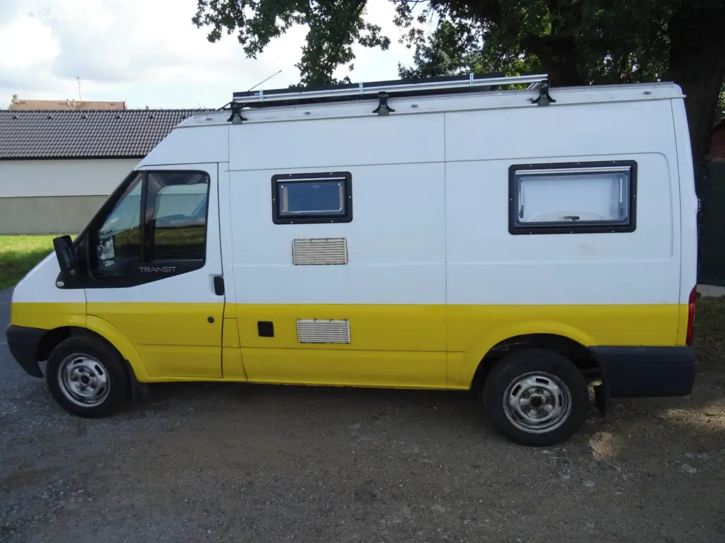 Ford Transit 2,2 TDCi 85kW Obytný vůz - fotka 4
