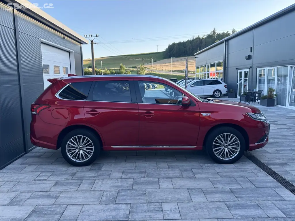 Mitsubishi Outlander, 2,4 PHEV 224PS Diamant 4x4 A/T - fotka 6