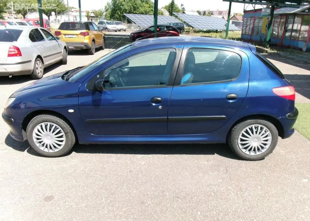 Peugeot 206 1.4I 55KW,CZ benzín manuální - fotka 4