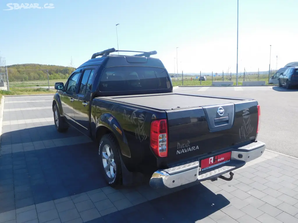 Nissan Navara 2.5 DCi 4WD Dakar, 126 kW, 4X4 - fotka 4