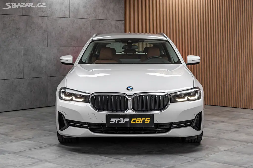 BMW Řada 5, 530d xDrive*TAŽNÉ*N.TOPENÍ*ČR - fotka 2