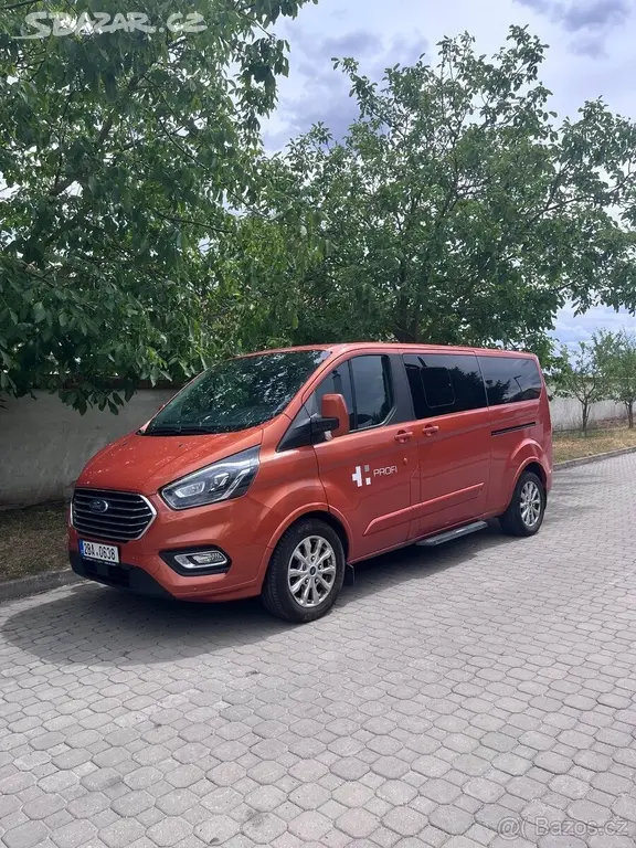 Ford Tourneo Custom 2,0 - fotka 2