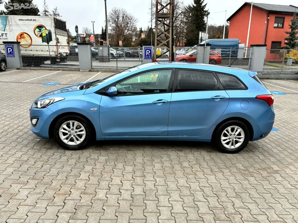 Hyundai i30 kombi 1.6 88kw benzín+LPG, naj:250tis. - fotka 3