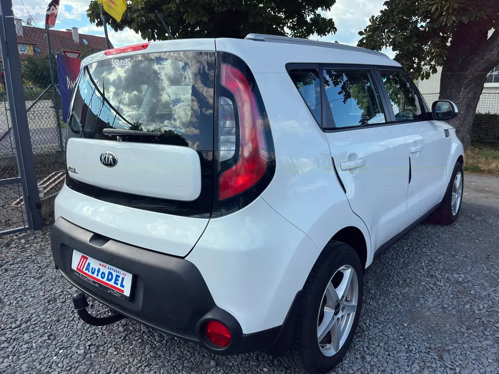 Kia Soul 1,6 GDi Automat 44t km Tažné - fotka 4