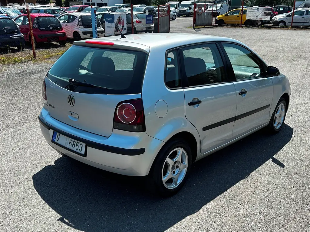 VW Polo 1.2i, r.2006, 2.maj., 130 000km, klima,stk - fotka 3