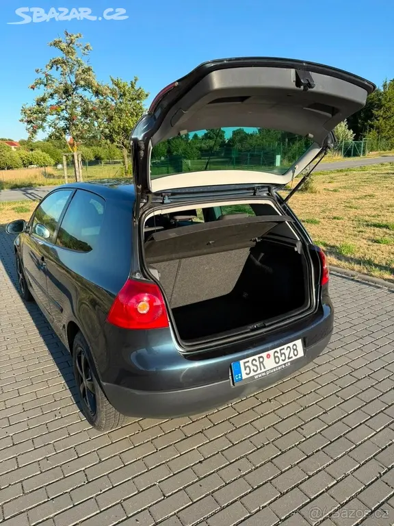 Volkswagen Golf 1,6 MPI 75kW/KLIMA/SENZORY/STK - fotka 2
