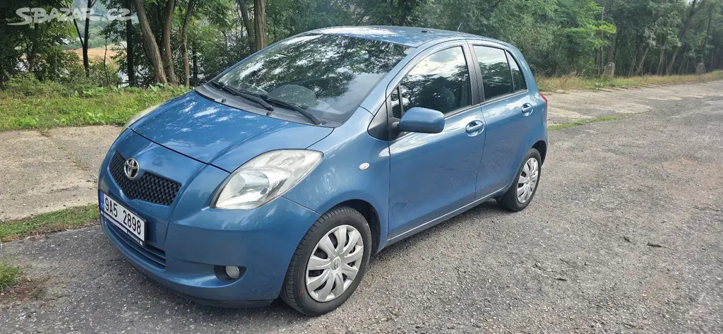 Toyota Yaris 1.3 64 kw 2008 Automat - fotka 2