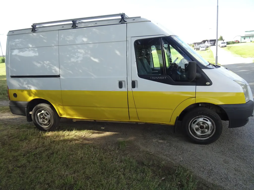 Ford Transit 2,2 TDCi 85kW Obytný vůz - fotka 2