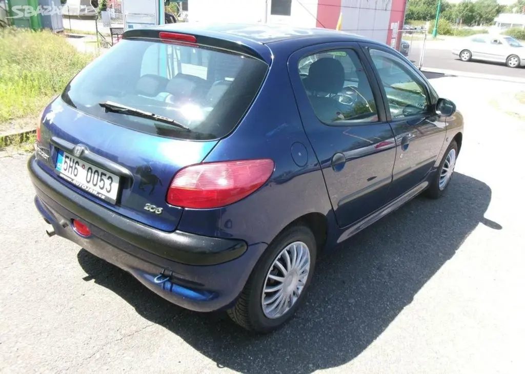 Peugeot 206 1.4I 55KW,CZ benzín manuální - fotka 6