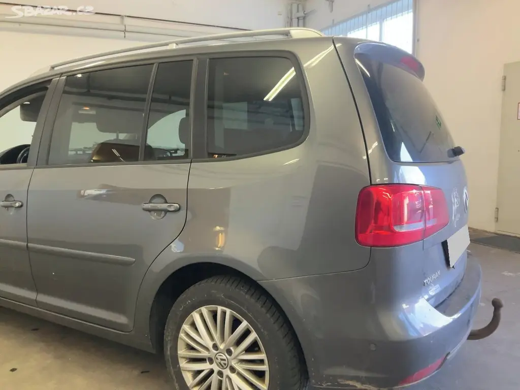 Volkswagen Touran, 2.0Tdi 103KW CUP XENONY TAŽNÉ - fotka 6