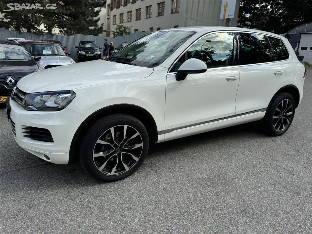 Volkswagen Touareg, 3,0 LED+KRASNÝ STAV .!! - fotka 3