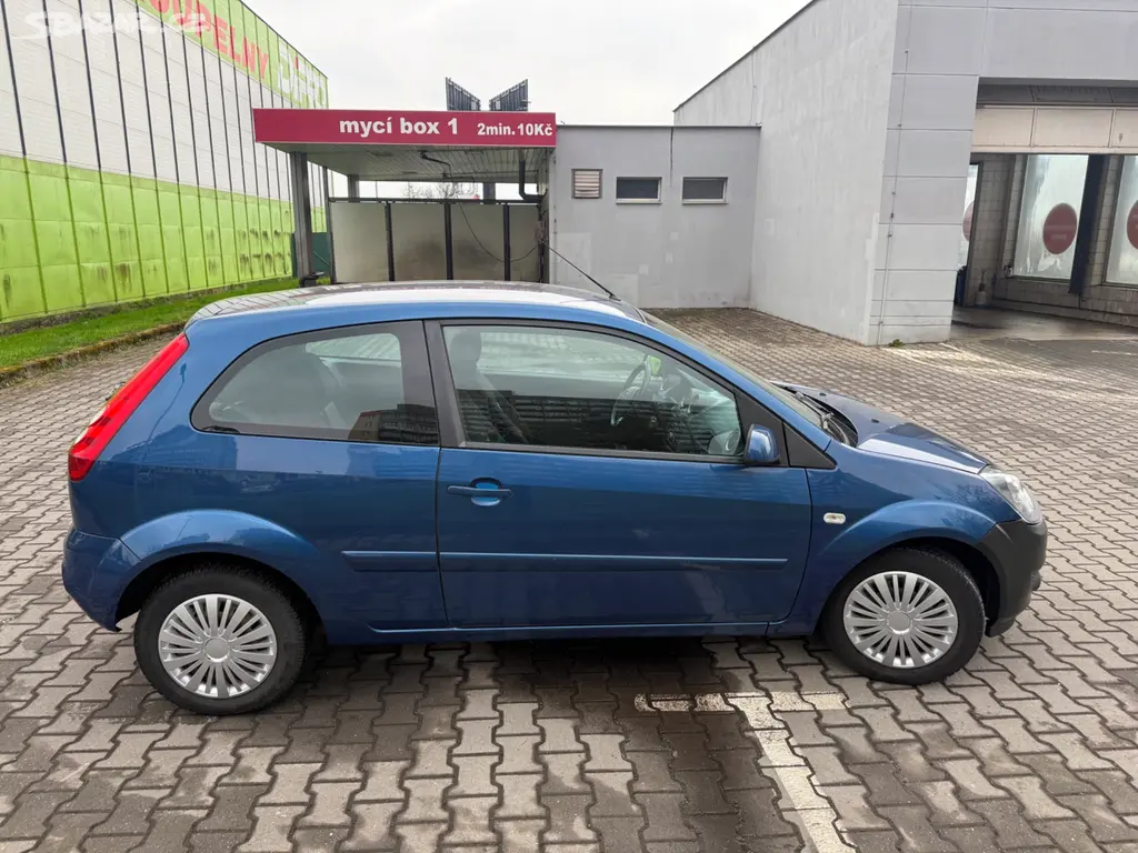 FORD FIESTA 1,3i 55kW 2008 - 2. maj. Klima Pěkná - fotka 6