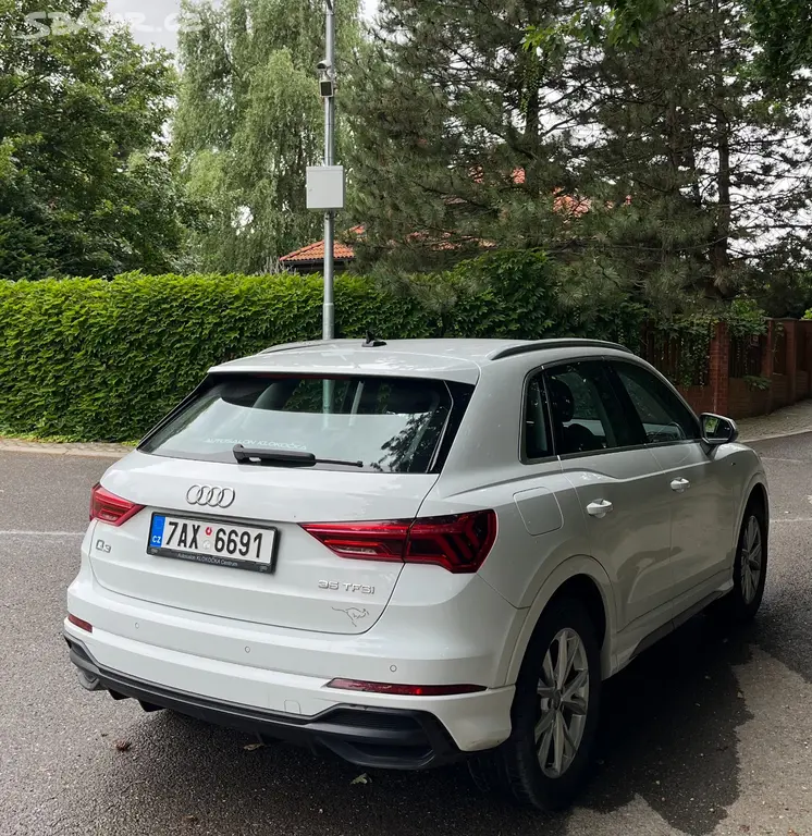 osobní automobil AUDI Q3 S line 35 TSFI 110 kW - fotka 4