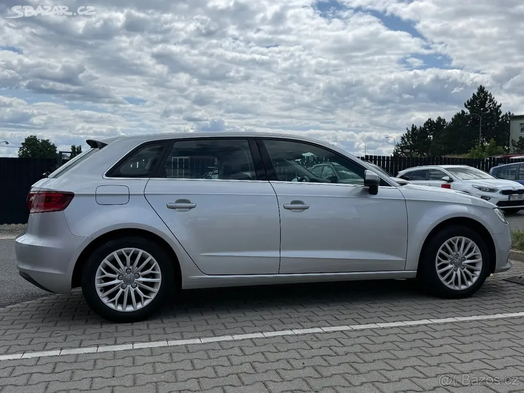 Audi A3 sportback 1.4 TFSI 90KW 2013 xenony - fotka 3
