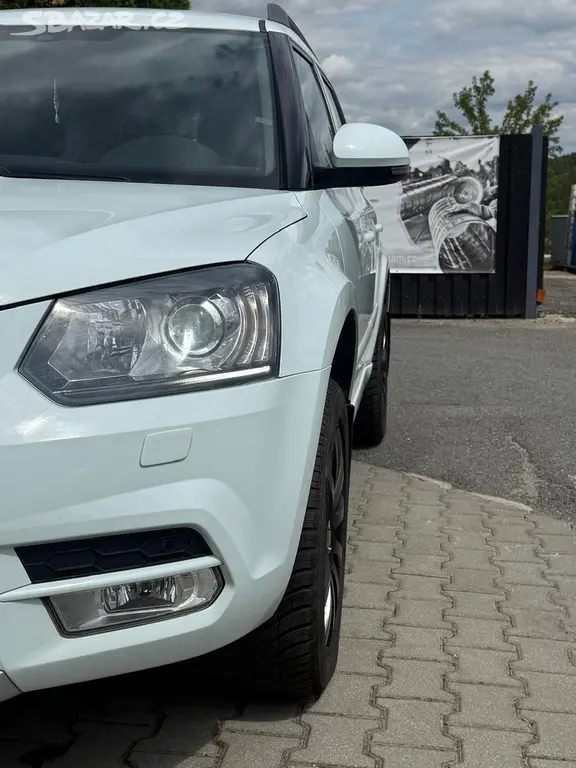 SKODA YETI 2.0 TDI 4X4 AUTOMAT DSG 2015 103KW XENO - fotka 6