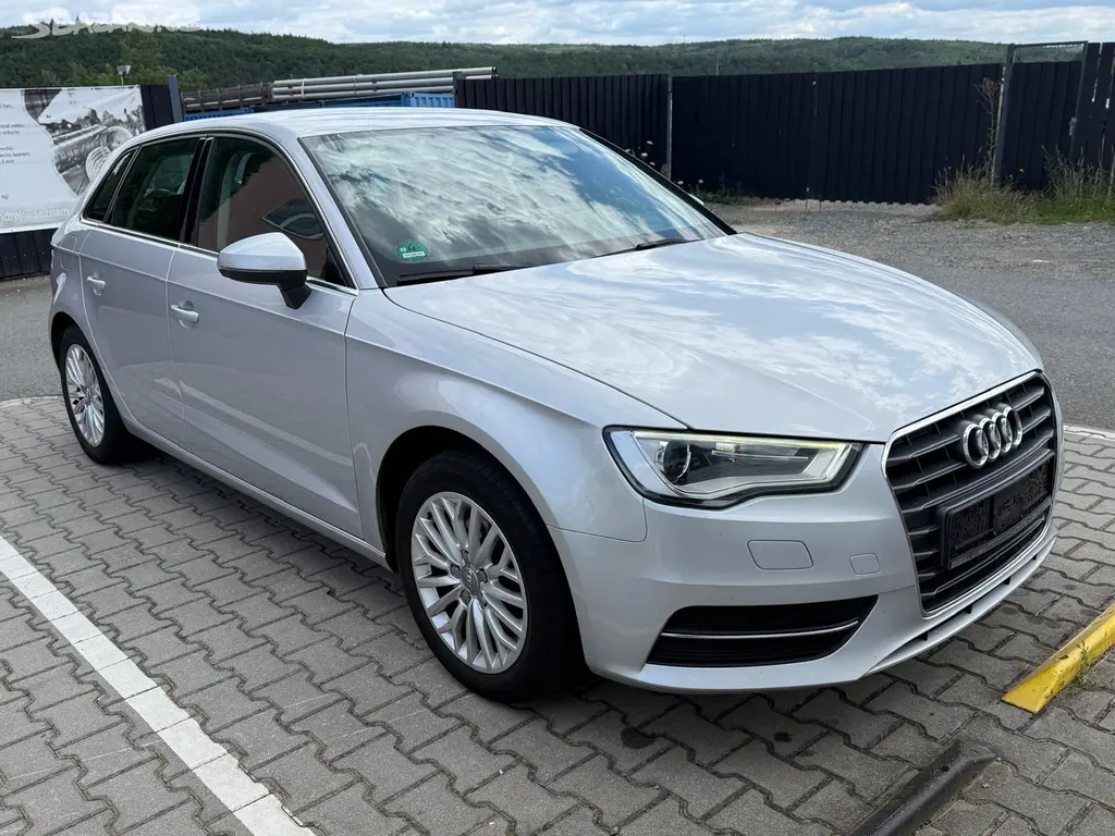 AUDI A3 SPORTBACK 1.4 TFSI 90KW 2013 XENONY - fotka 3