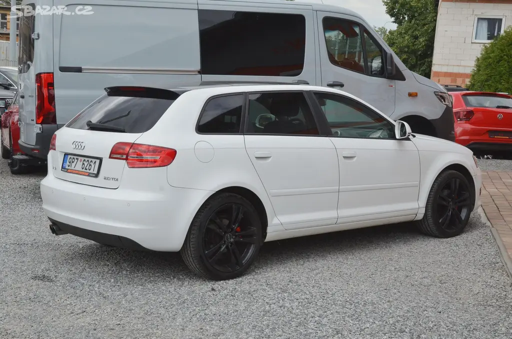 Audi A3, 2.0 TDi 103kW DSG PANORAMA - fotka 6