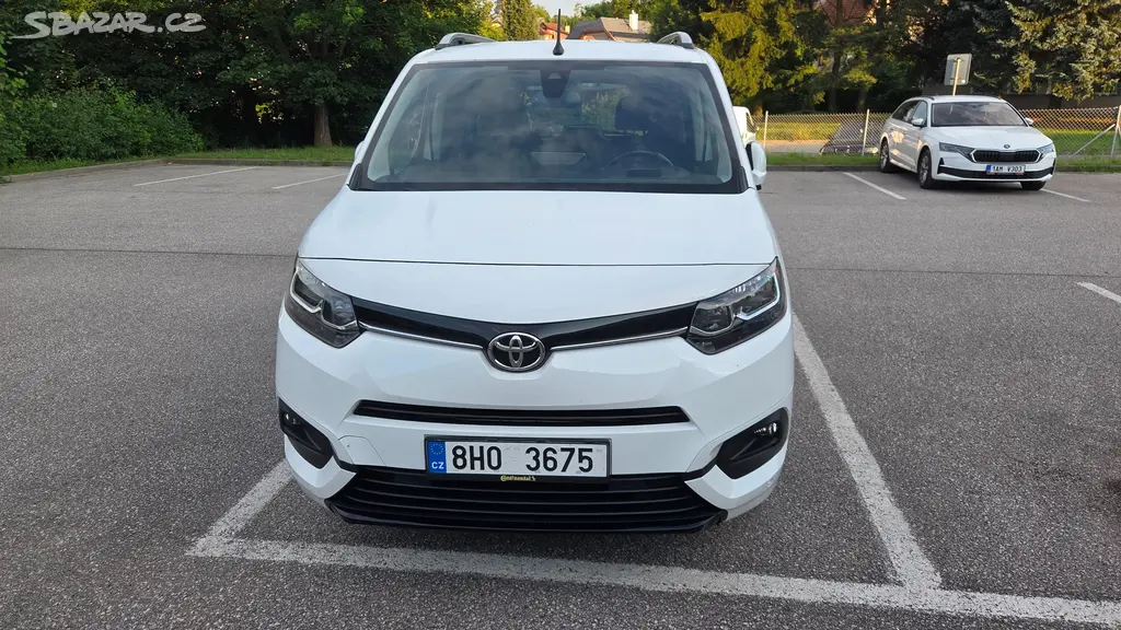 Toyota ProAce City Family Comfort 1.2 8 AT long - fotka 6