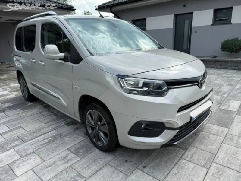 TOYOTA PROACE CITY VERSO 1.5 D-4D 130 k FAMILY - fotka 2
