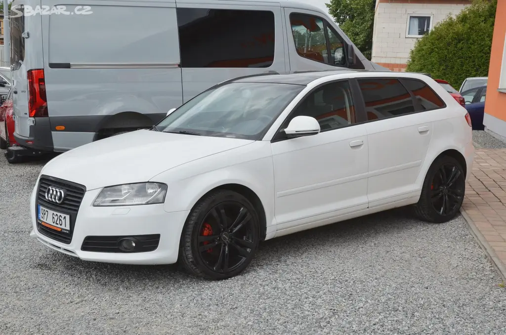 Audi A3, 2.0 TDi 103kW DSG PANORAMA - fotka 3
