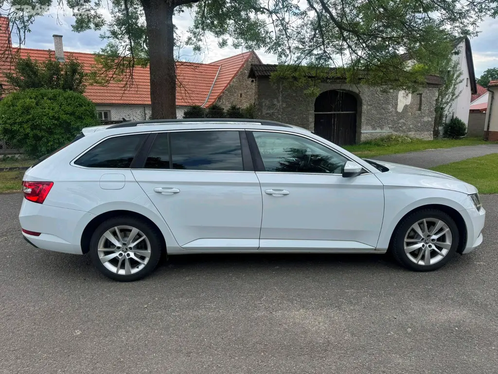 Škoda Superb 3 Combi 2.0TDI DSG 110kW DPH 1.majite - fotka 6