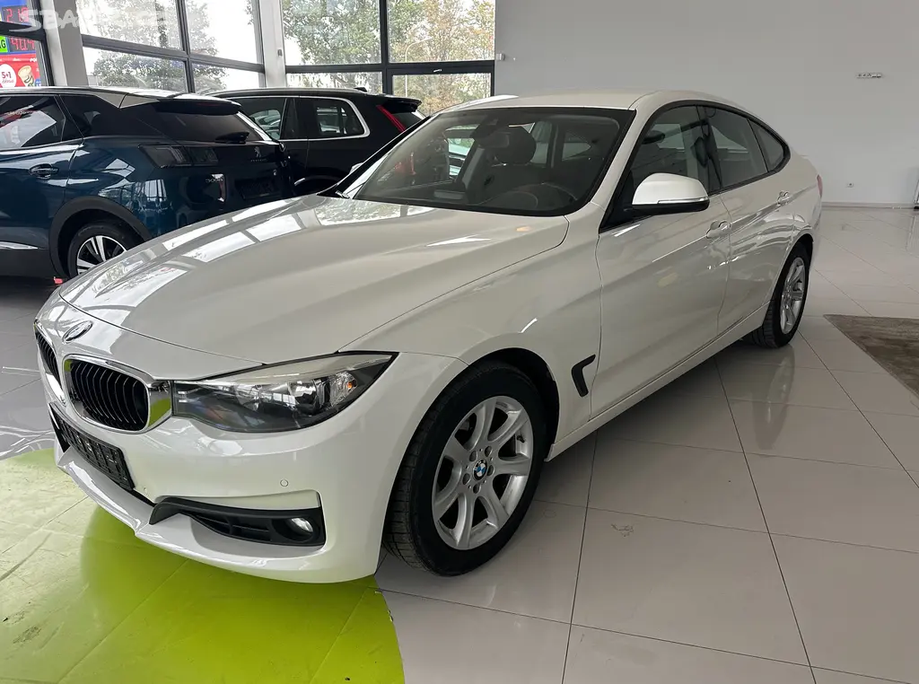 BMW Řada 3, 318dGT 2.0 KOMPLETNÍ SERVIS - fotka 2