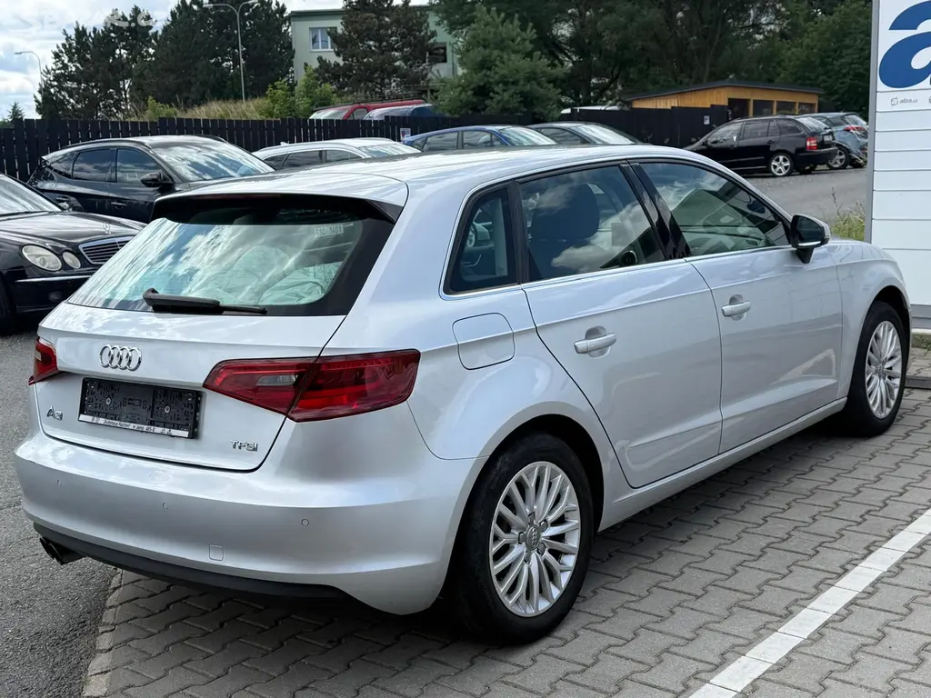 AUDI A3 SPORTBACK 1.4 TFSI 90KW 2013 XENONY - fotka 6