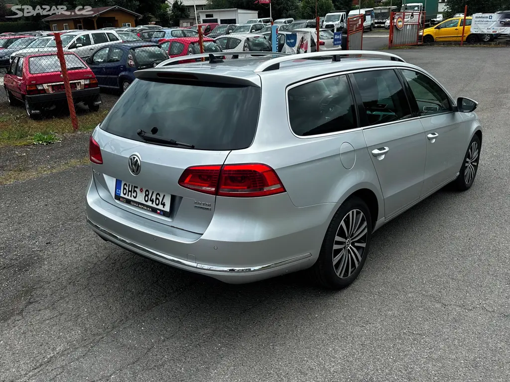 VW Passat B7 2.0TDi automat, r.2011, serviska - fotka 3