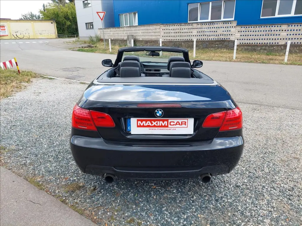 BMW Řada 3, 3,0 i 335 E93 cabrio - fotka 6