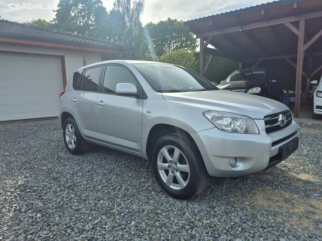 Toyota RAV 4 2,0 i 4x4 - fotka 2