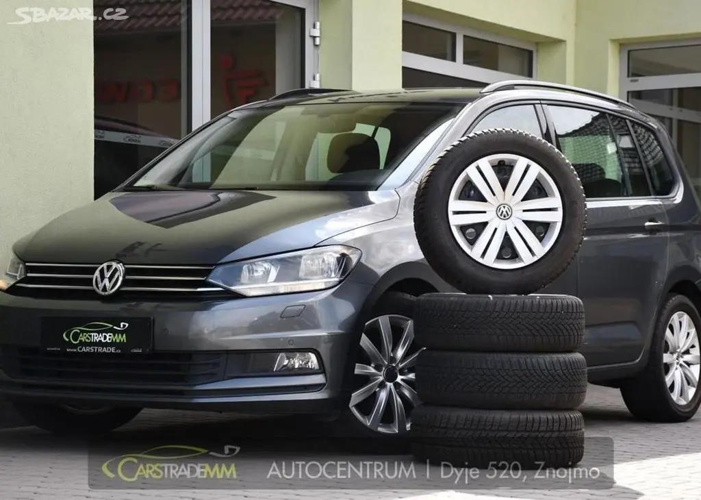 Volkswagen Touran 2.0TDi DSG TAŽNÉ 2xKOLA 110 kw - fotka 2