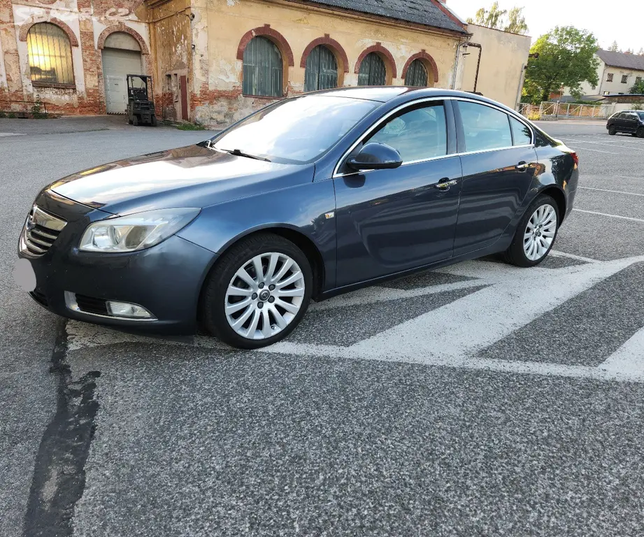 Opel Insignia 2.0 CDTI 96kw. Rok 2010 6q
