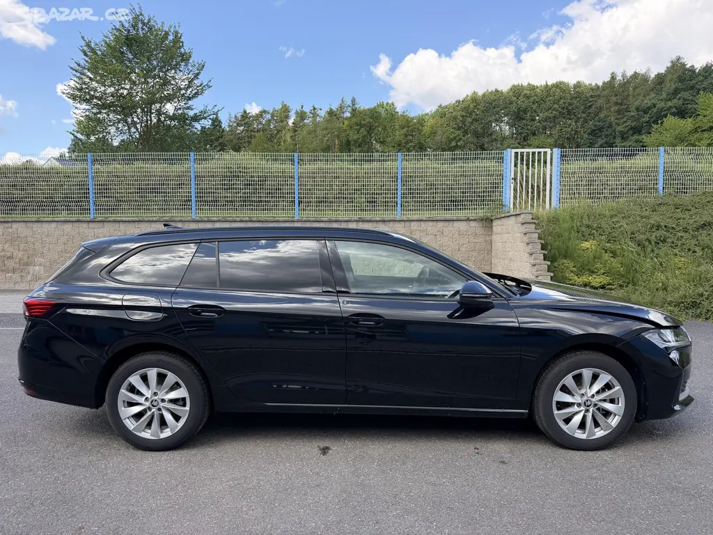Škoda Superb, Kombi 1,5i hybrid auto. závěs - fotka 2
