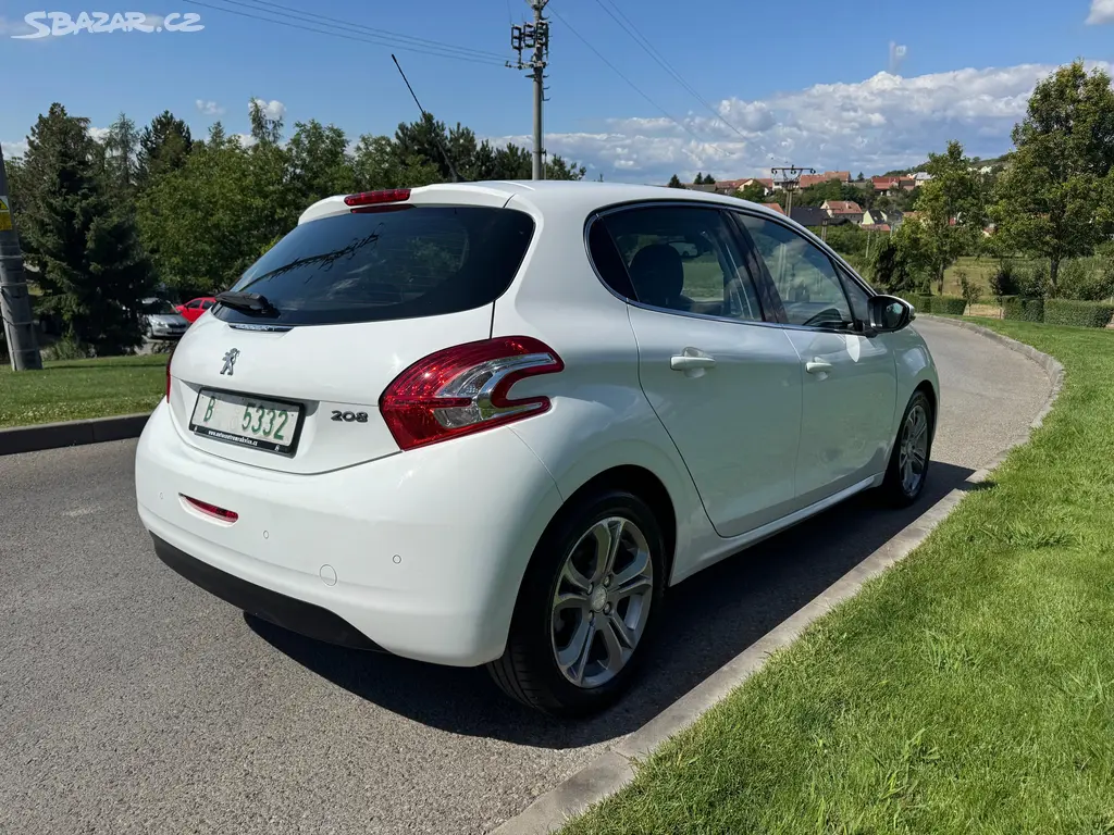 Peugeot 208, 1.4 i 70Kw NAV - fotka 6