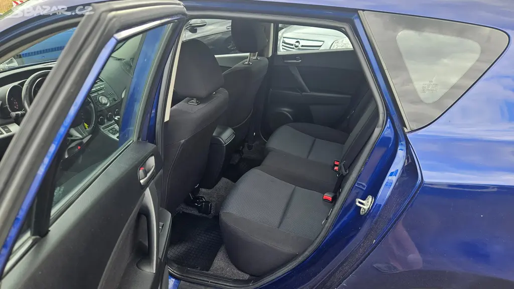 Mazda 3 2,0i DISI - fotka 6