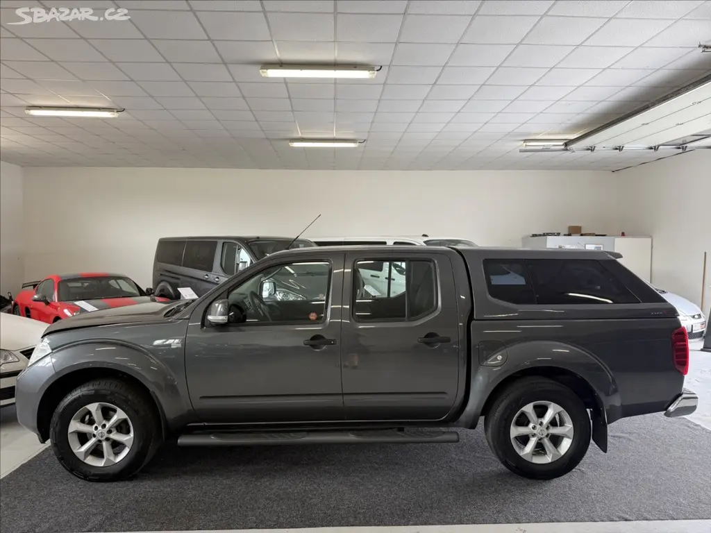 Nissan Navara, 2,5 dCi 140kW,Hardtop,po servi - fotka 3