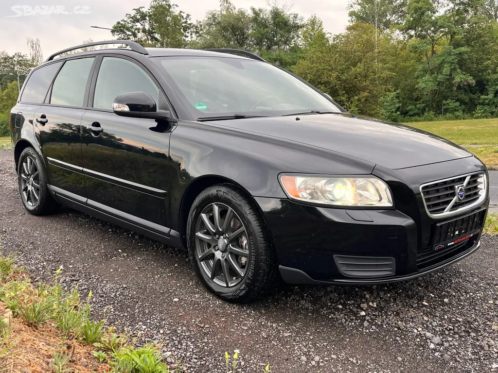 VOLVO V50 1.6D 80KW,XENON,VÝHŘEV,POLOKŮŽE,ALU16,TZ - fotka 3