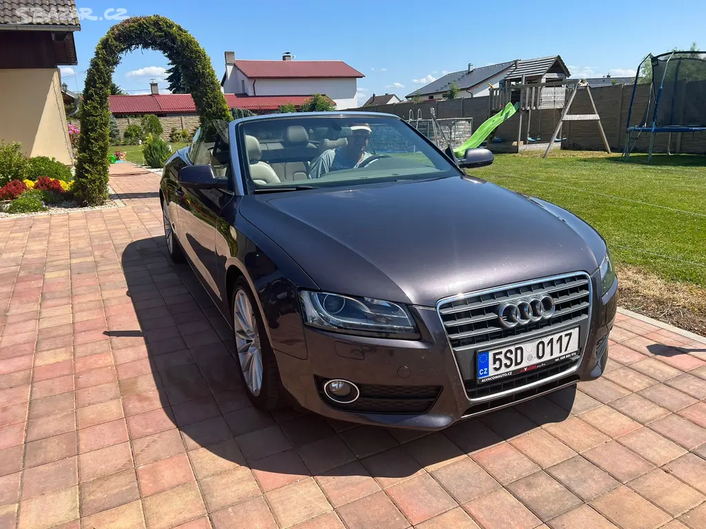 Audi A5 Cabriolet 2.0 TFSI 155 kW, sportovní výfuk