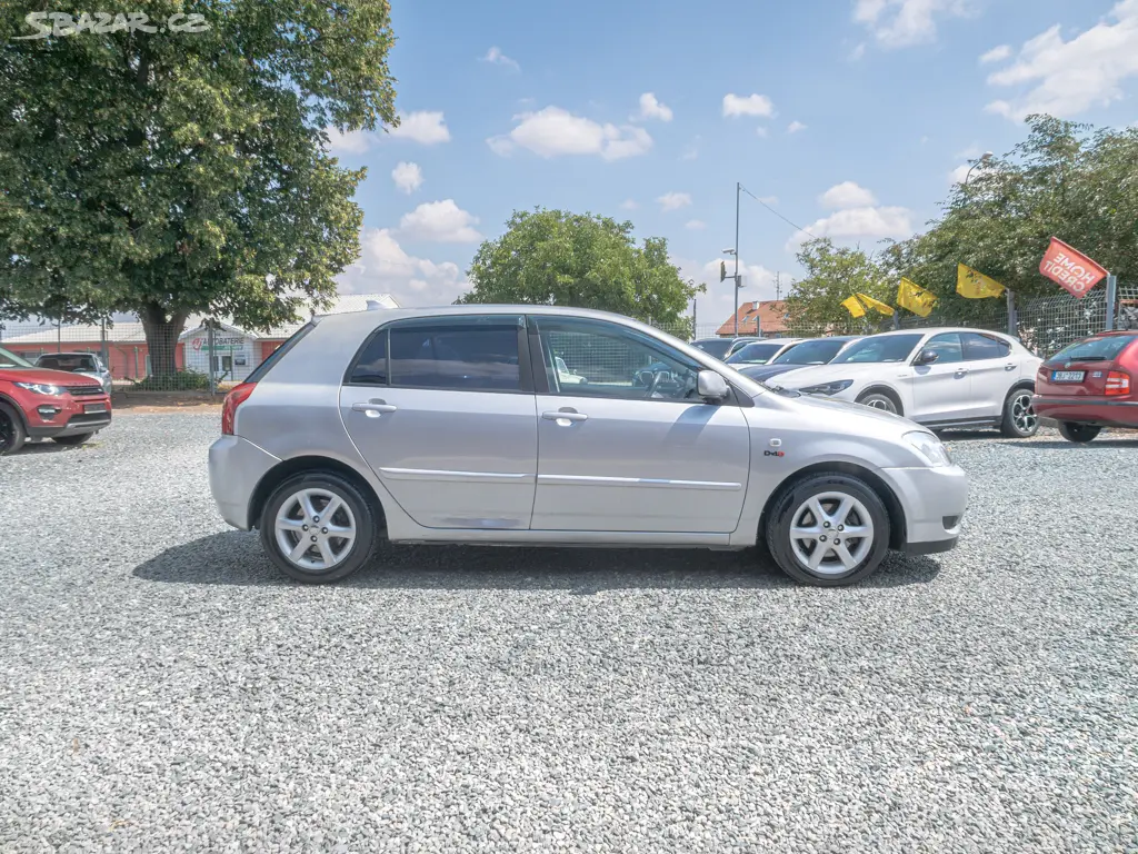 Toyota Corolla 2.0D 81KW PO SERVISU - fotka 2