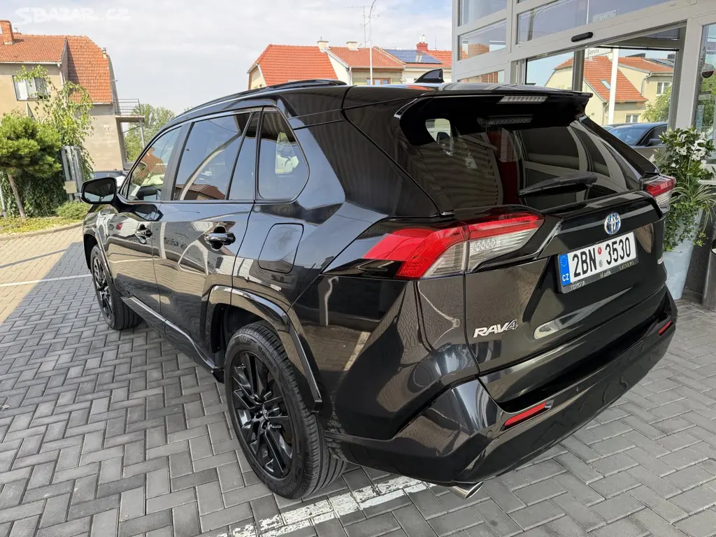 Toyota Rav4, 2,5 Hybrid Black Edition JBL - fotka 6