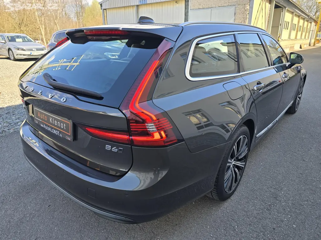 Volvo V90, 2.0 221kW B6 4x4 R-DESIGN -DPH - fotka 4