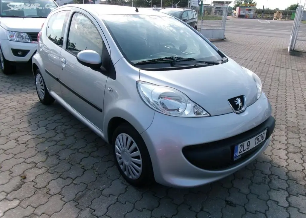 Peugeot 107 1.0i 50kw,CZ,2x kola benzín manuální
