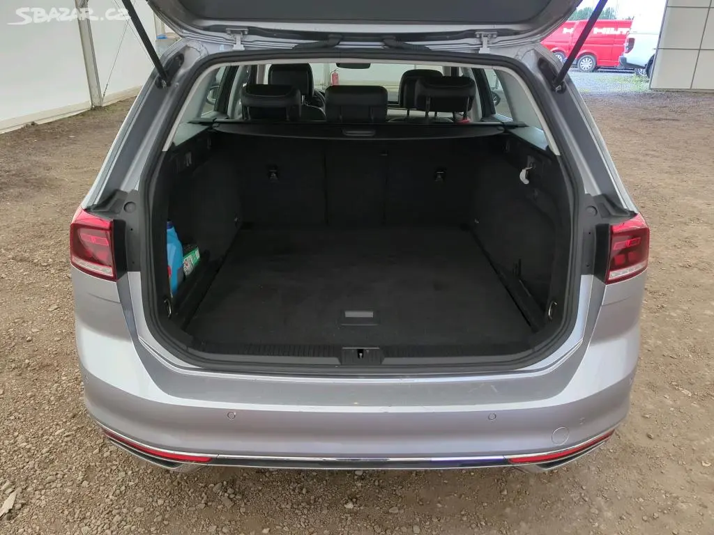 VW Passat 2.0TDi DSG ELEGANCE 6/2021 ČR 1.maj DPH - fotka 6