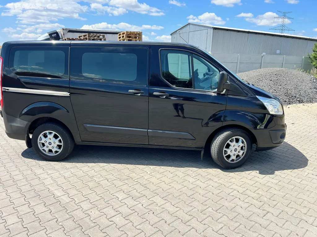 Ford Tourneo Custom 2.2 TDci 114kw M1 - fotka 4