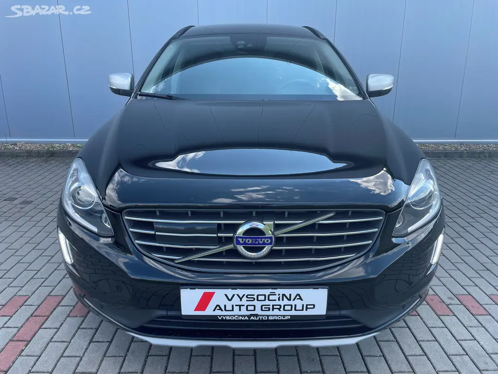 Volvo XC60, D4 AWD MOMENTUM Aut. - fotka 3